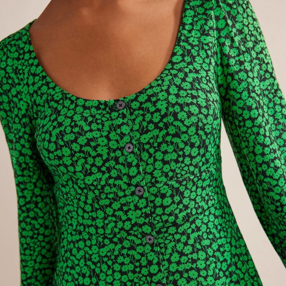 Boden Button Front Jersey Mini Floral Dress Green Bee Tulip Sprig Size 4R - Picture 2 of 10